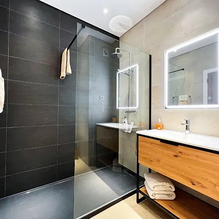 Luxury In Complex With Ocean And Marina View By Be Cherish Apartman